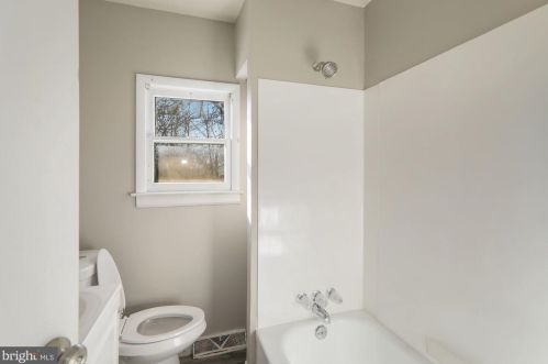 1776 Delsea Dr, West Deptford NJ 08093-1222 exterior