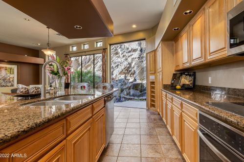 30 Beryl Ave, Phoenix AZ 85020-1536 exterior