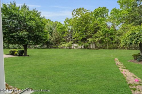 33 Crooked Stick Rd, Jackson Twp NJ 08527-4032 exterior