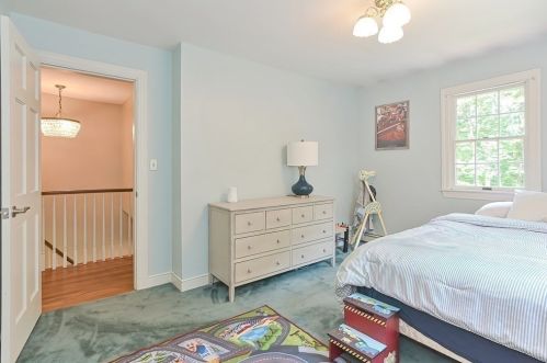 5 Maple Ln, Sutton MA 01590-1810 exterior