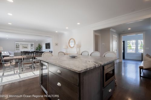 42 Silverton Ave, Little Silver, NJ 07739-1338