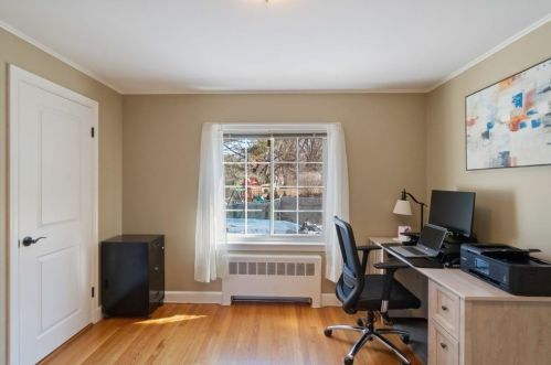 940 Randolph Ave, Milton MA 02186-4030 exterior