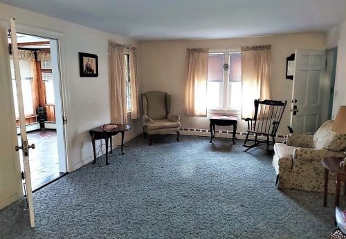 203 Delmont Ave, Worcester MA 01604-2136 exterior