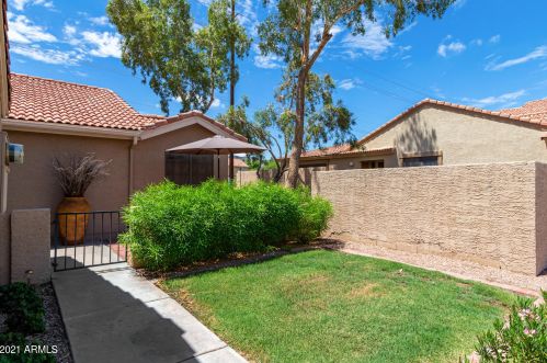 13642 41 Pl, Phoenix AZ 85028-2214 exterior