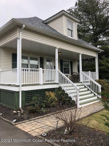 670 Branch Ave, Little Silver NJ  07739-1216 exterior