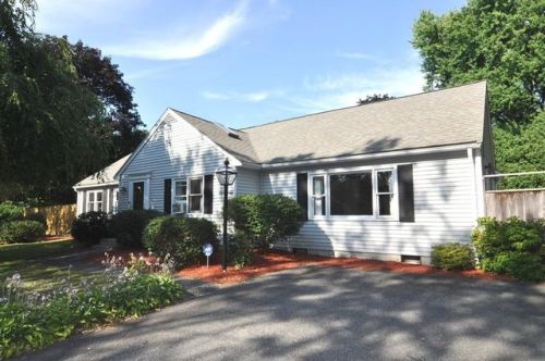 387 Central St, Acton, MA 01720-2347