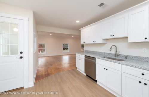 431 Cooper Rd, Tinton Falls NJ  07701-6013 exterior