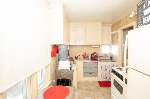 56 Foster St, New Bedford MA 02740-6677 exterior