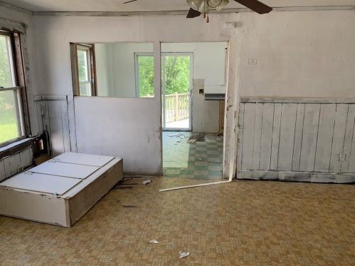 151 Silver Lk St, Royalston MA 01331-1619 exterior