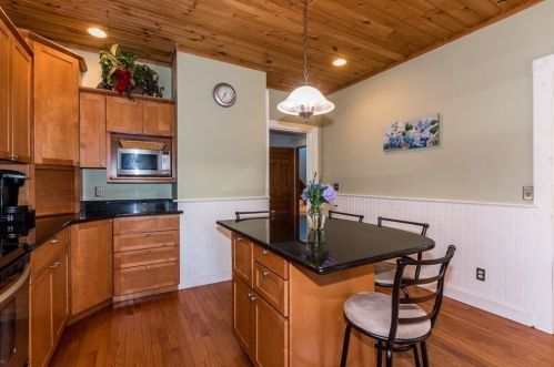 104 Winthrop St, Taunton MA 02780-4162 exterior