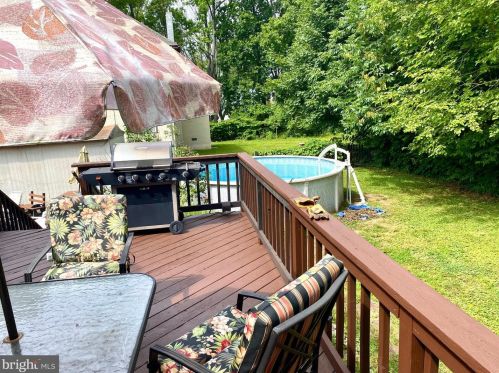 45 Elm Ave, West Deptford NJ 08051-1510 exterior