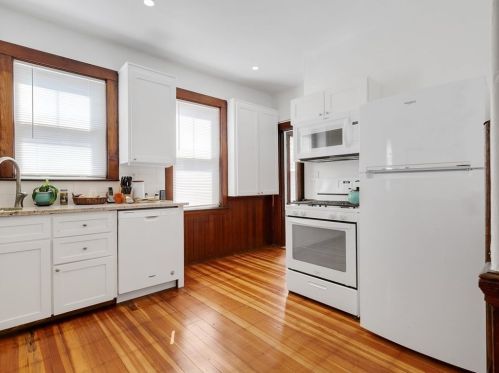 61 Paul Revere Rd, Arlington MA 02476-5729 exterior