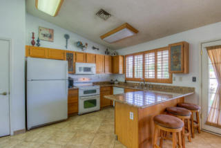 148 Michelle Dr, Phoenix AZ  85023-6472 exterior