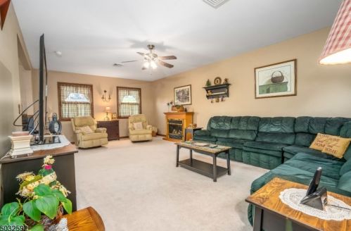 75 Dawn Rd, Milford NJ 08848-1112 exterior