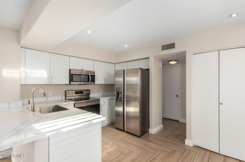 4758 Charleston Ave, Phoenix AZ 85032-9553 exterior