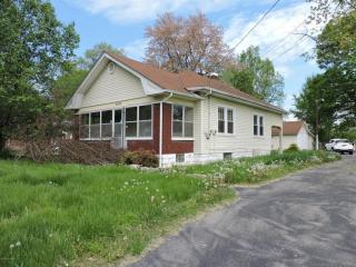 7017 Greenwood Rd, Louisville KY  40258-2724 exterior