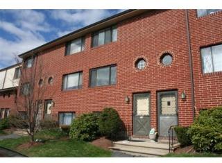 89 Sterling Ln, Haverhill MA  01835-8402 exterior