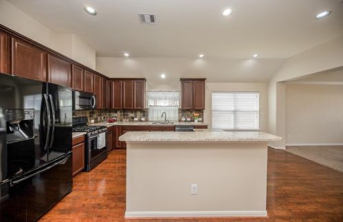 9006 Bonbrook Bnd Ln, Richmond TX 77469-4730 exterior