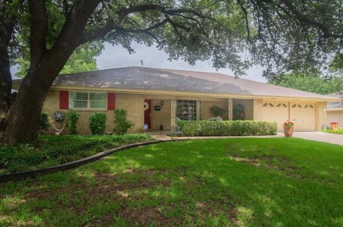 4500 Westlake Dr, Fort Worth, TX 76109-4936