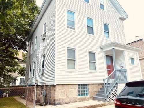 107 Chancery St, New Bedford, MA 02740-3568