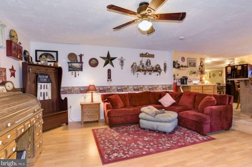 420 Pennsylvania Ave, West Deptford NJ 08063-1223 exterior