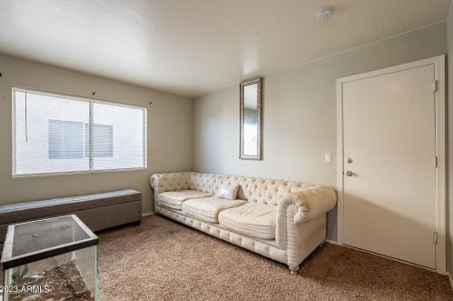 1818 63rd Dr, Phoenix AZ  85043-5748 exterior