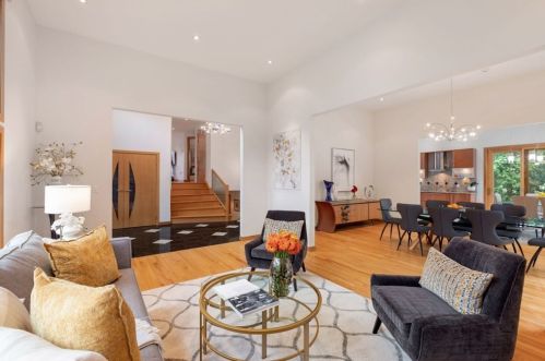 15 Deborah Rd, Newton, MA 02459-2837