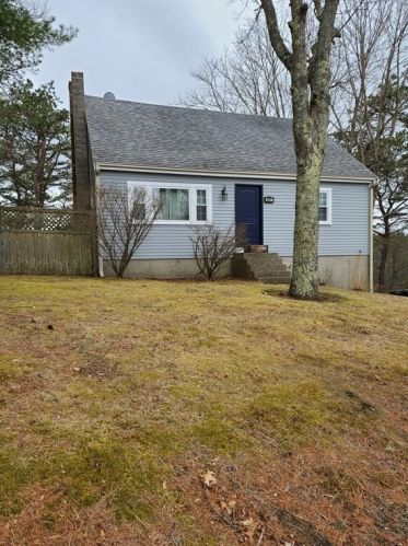 881 Long Pond Rd, Plymouth, MA 02360-2620