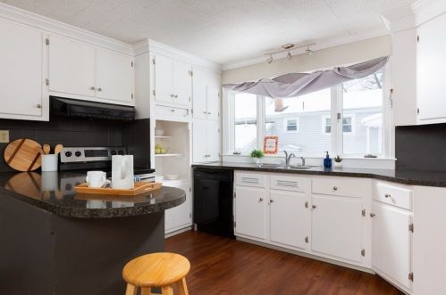 36 Wilson Ave, North Reading MA 01864-1648 exterior