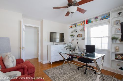 33 Sunnycrest Dr, Little Silver NJ 07739-1126 exterior