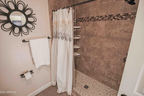 902 Claremont St, Phoenix AZ  85013-1360 exterior