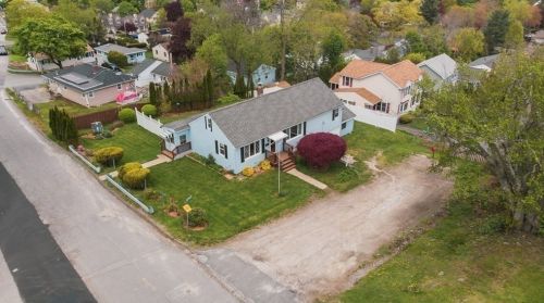 61 Derby St, Worcester MA 01604-3940 exterior