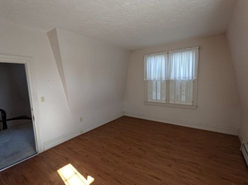 394 Chandler St, Worcester MA 01602-2916 exterior