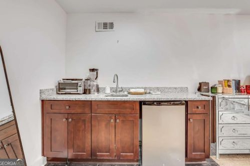 1488 Brk Vly Ln, Atlanta GA 30324-3264 exterior