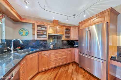 2542 42nd St, Phoenix AZ 85032-4729 exterior