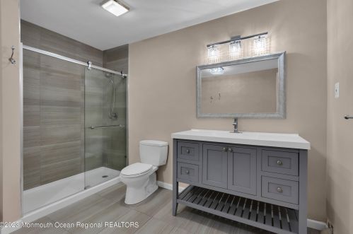 6 Pitney Ln, Jackson Twp NJ 08527-2933 exterior