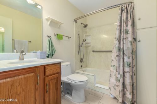 1826 Acoma Dr, Phoenix AZ 85032-4892 exterior