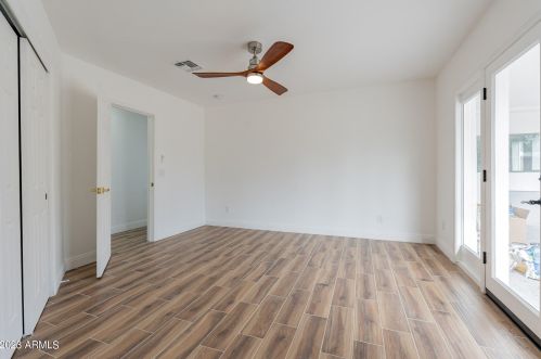 1121 Bethany Home Rd, Phoenix AZ  85014-2229 exterior