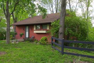 1221 Old Cannons Ln, Louisville KY  40207-4307 exterior