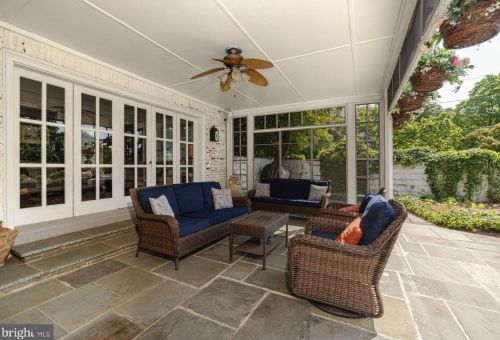 605 Delaware St, West Deptford NJ  08096-1576 exterior