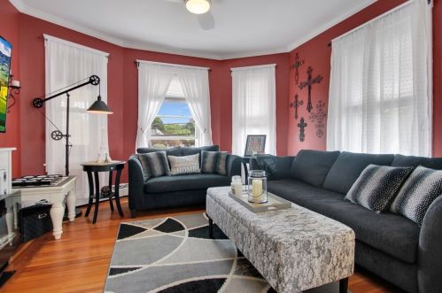 33 Durrell St, Methuen MA  01844-4210 exterior