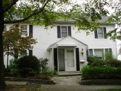 10 Beecher Pl, Newton, MA 02459-2313