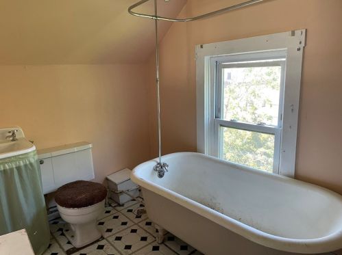 323 Purchase St, New Bedford MA 02740-5739 exterior