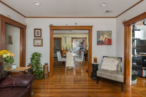 1123 Boylston St, Newton MA 02464-1014 exterior