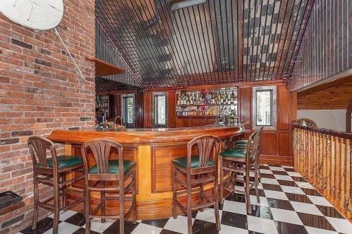 90 Countryside Ln, Milton MA 02186-4435 exterior