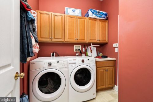 5 Wheatfield Ct, Columbus NJ  08022-1977 exterior