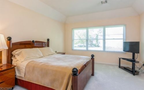 50 Deanna Dr, East Hanover NJ 07936-3208 exterior