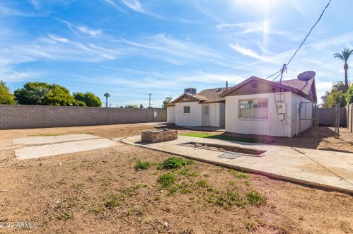 2502 Edgemont Ave, Phoenix AZ 85035-1716 exterior