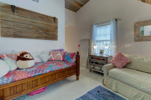 4815 Dunwoody Sta Dr, Atlanta GA 30338-4705 exterior