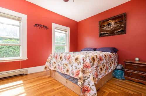 10 Carroll St, Weymouth MA 02189-1211 exterior